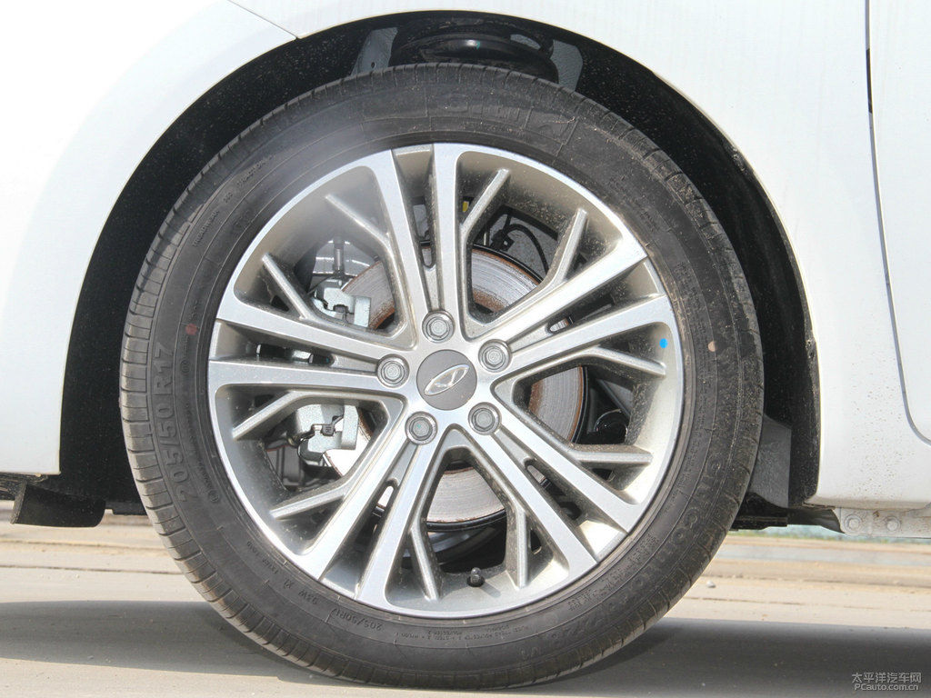 俊逸白艾瑞澤5車(chē)身外觀圖片