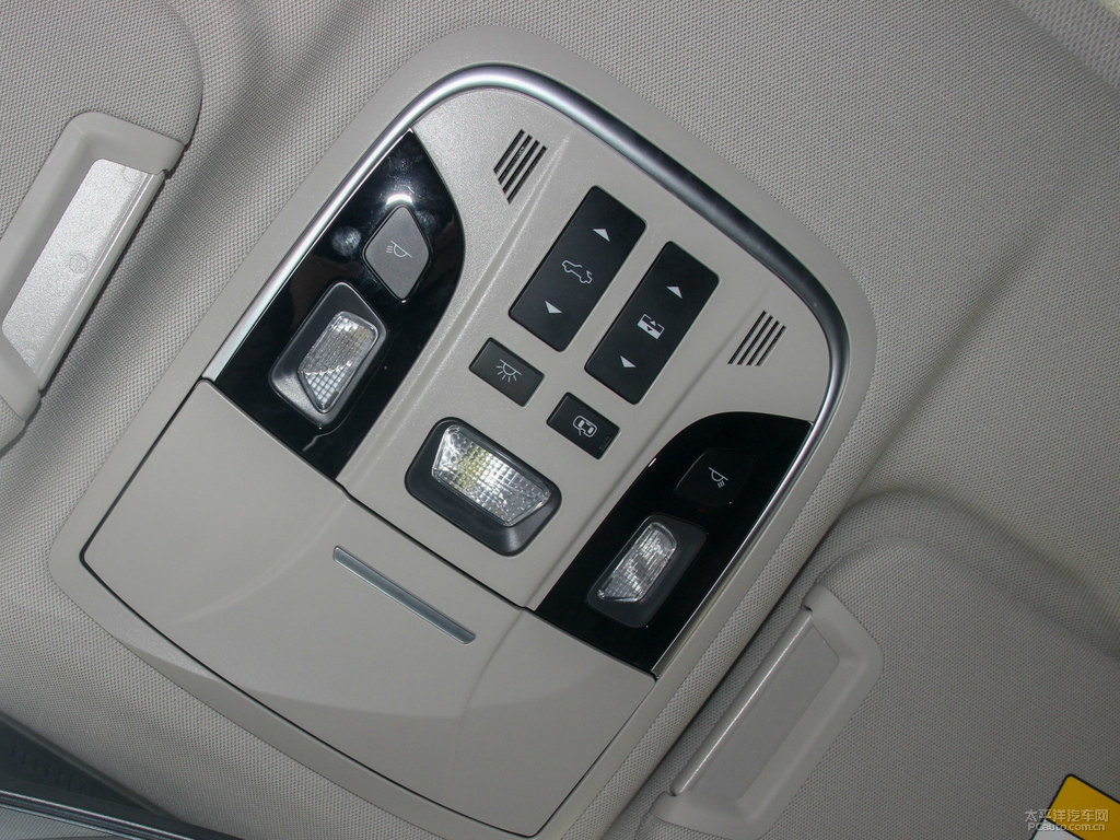 炫晶黑魏牌 VV7車廂內(nèi)飾圖片