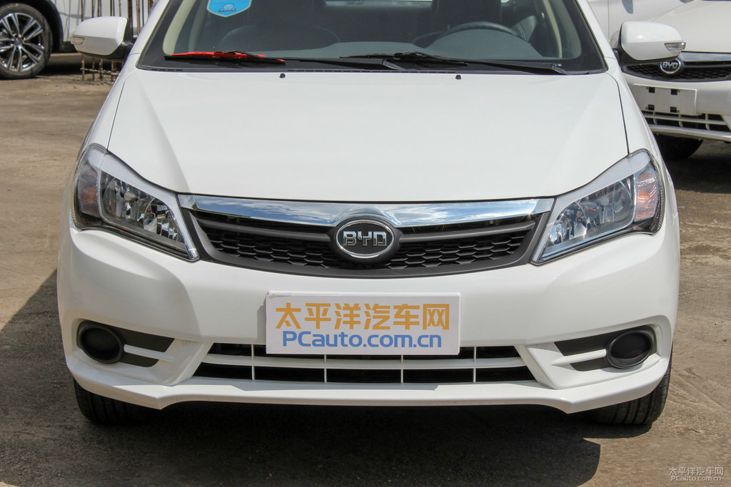 天山白比亞迪F3車頭外觀圖片