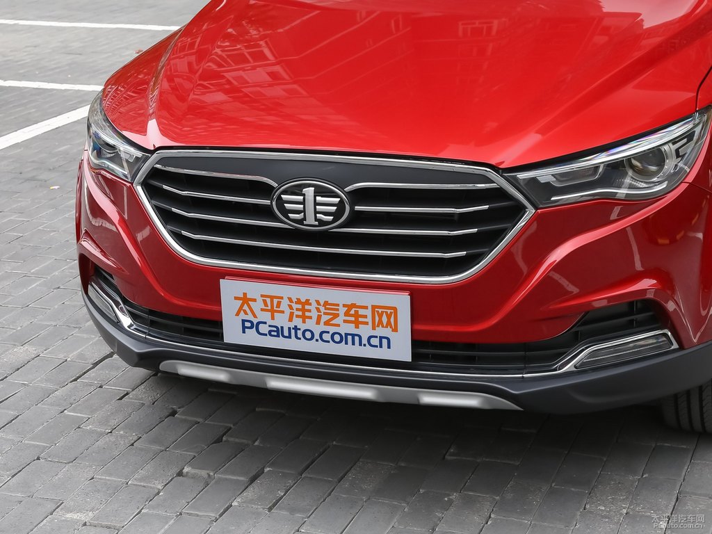 烈焰紅奔騰X40車頭外觀圖片