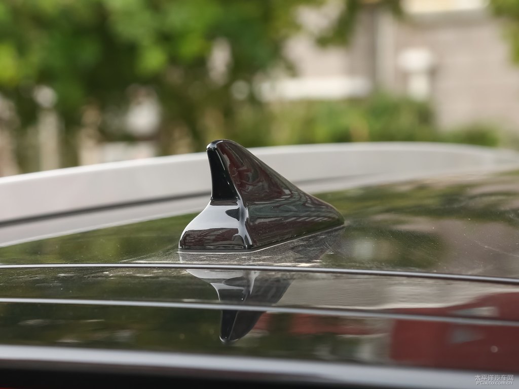 烈焰紅奔騰X40車身外觀圖片