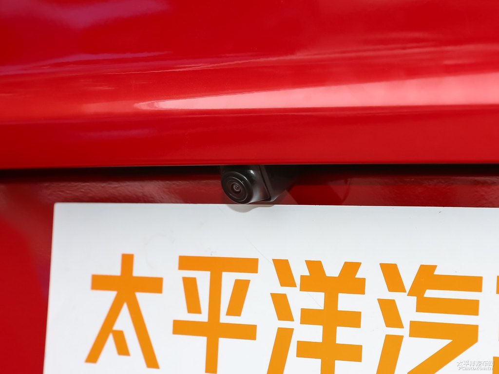 熔巖紅瑞虎7車尾外觀圖片