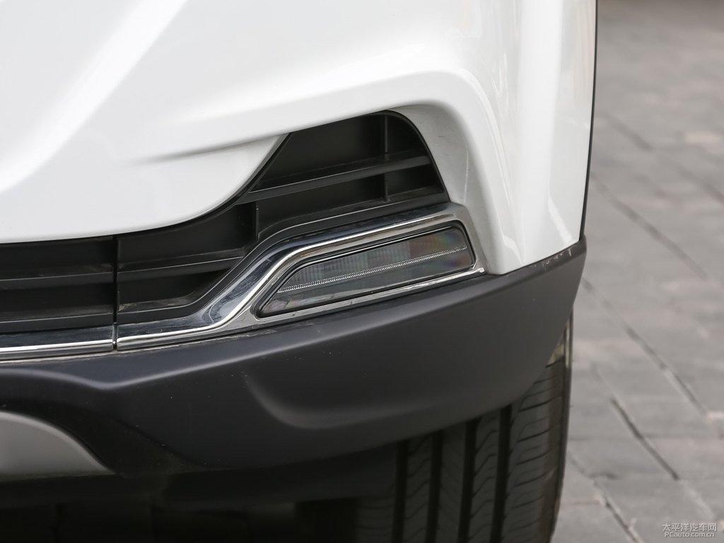 北極白奔騰X40車頭外觀圖片