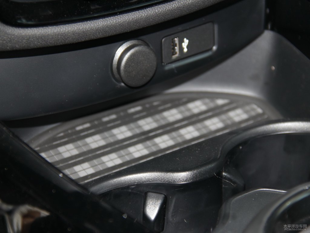 金石青MINI CLUBMAN儲物空間空間圖片