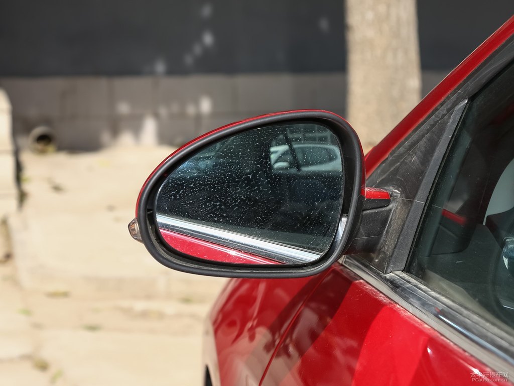 烈焰紅艾瑞澤5車身外觀圖片