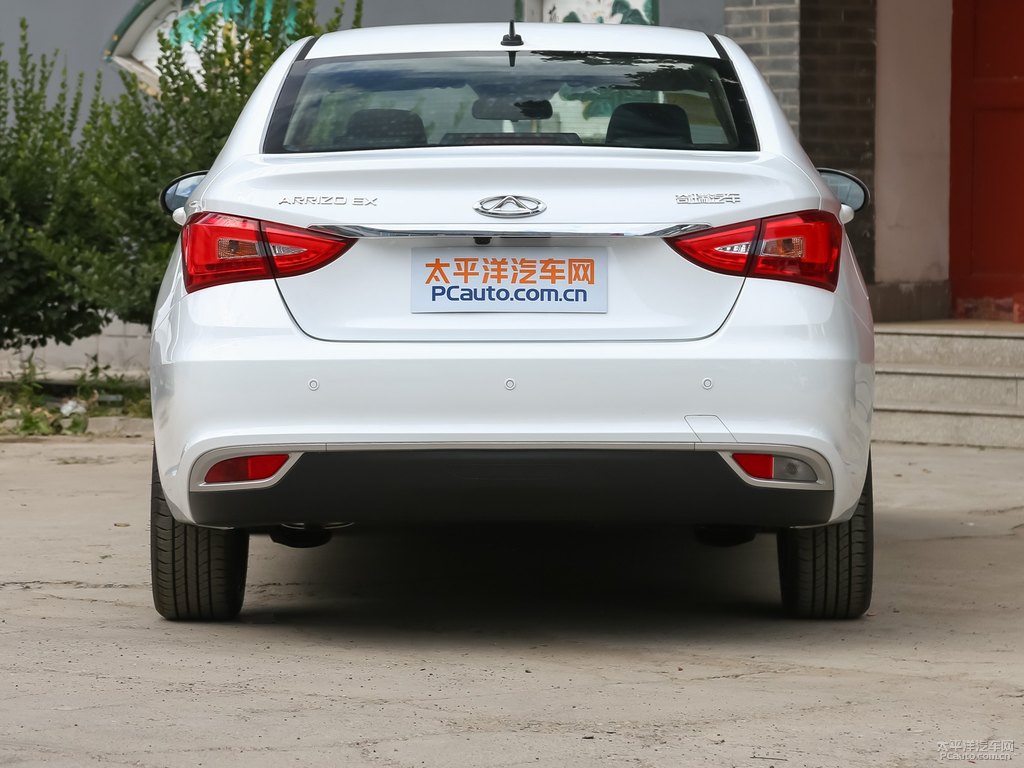 皓月白艾瑞澤5車尾外觀圖片