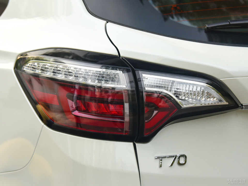 珠光白啟辰T70車尾外觀圖片