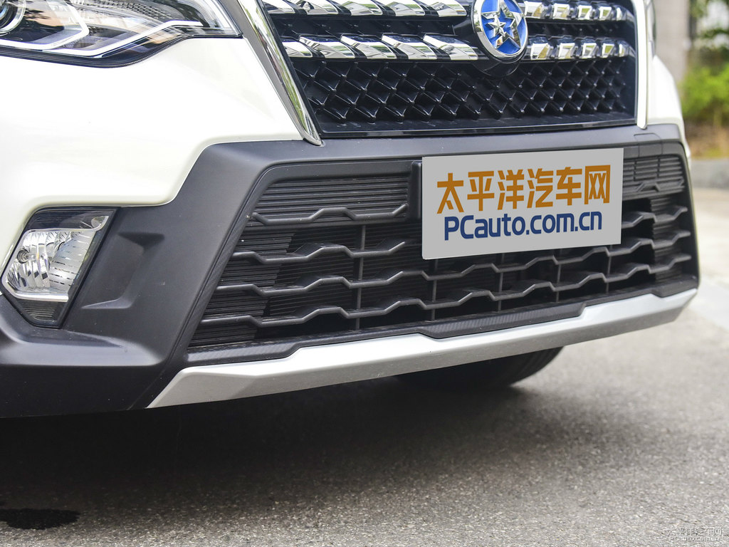 珠光白啟辰T70車頭外觀圖片