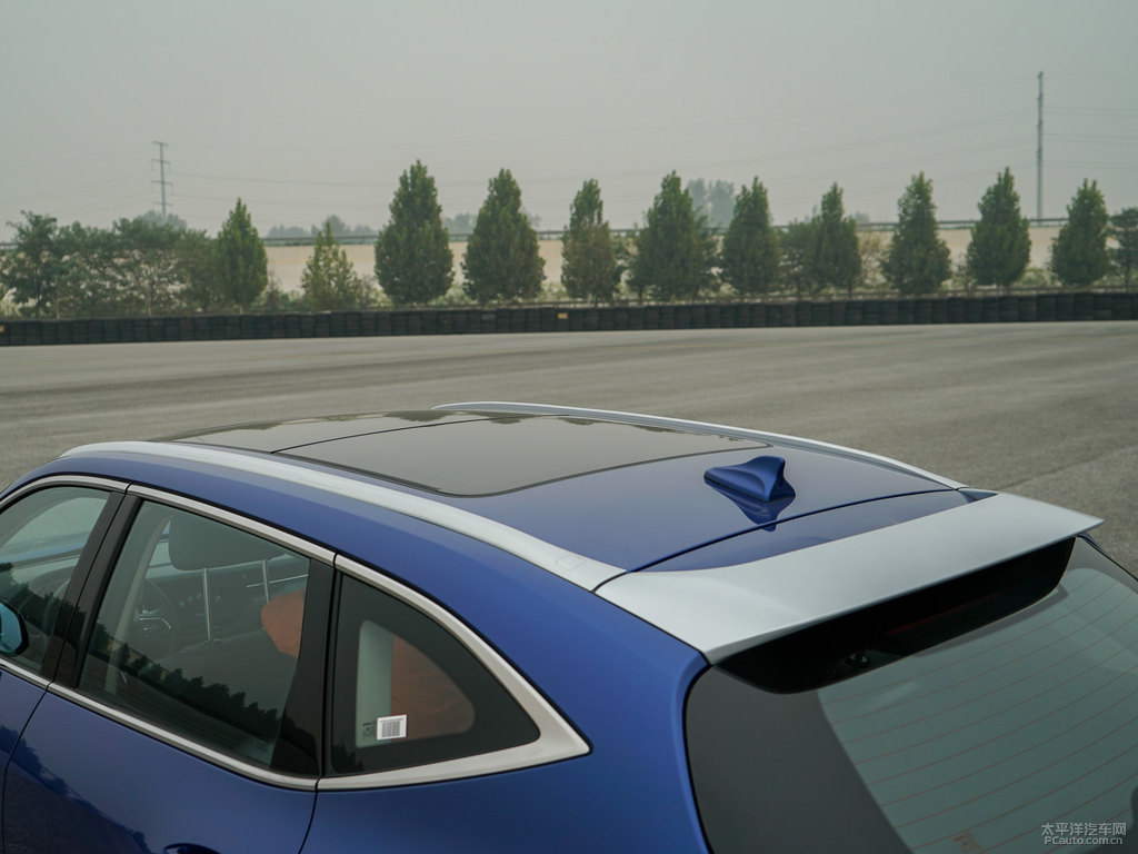深海藍哈弗F7車身外觀圖片