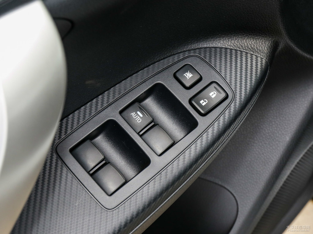 珍珠白奕歌車(chē)廂內(nèi)飾圖片