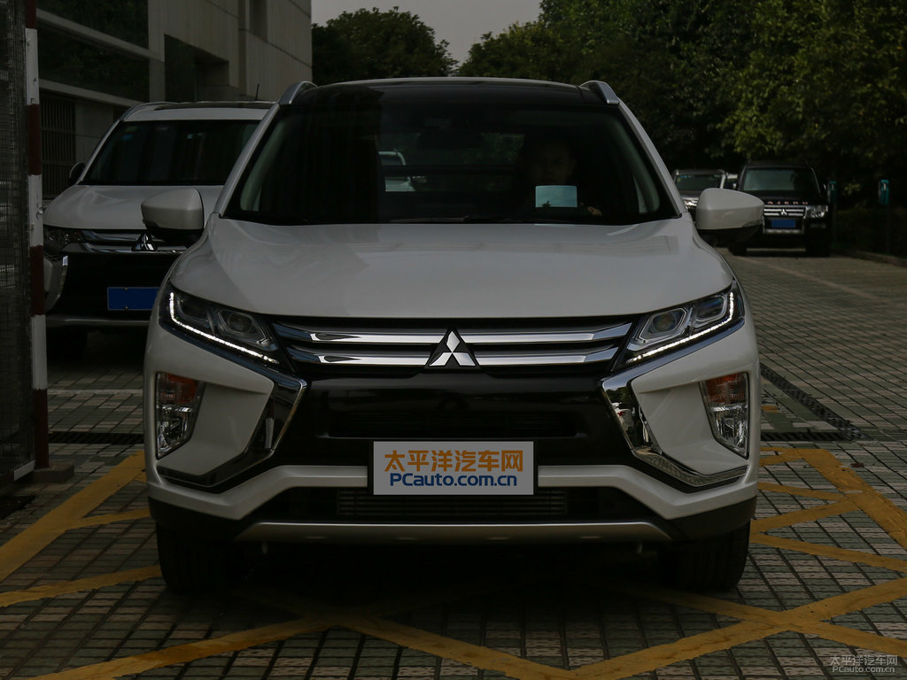 珍珠白奕歌車頭外觀圖片