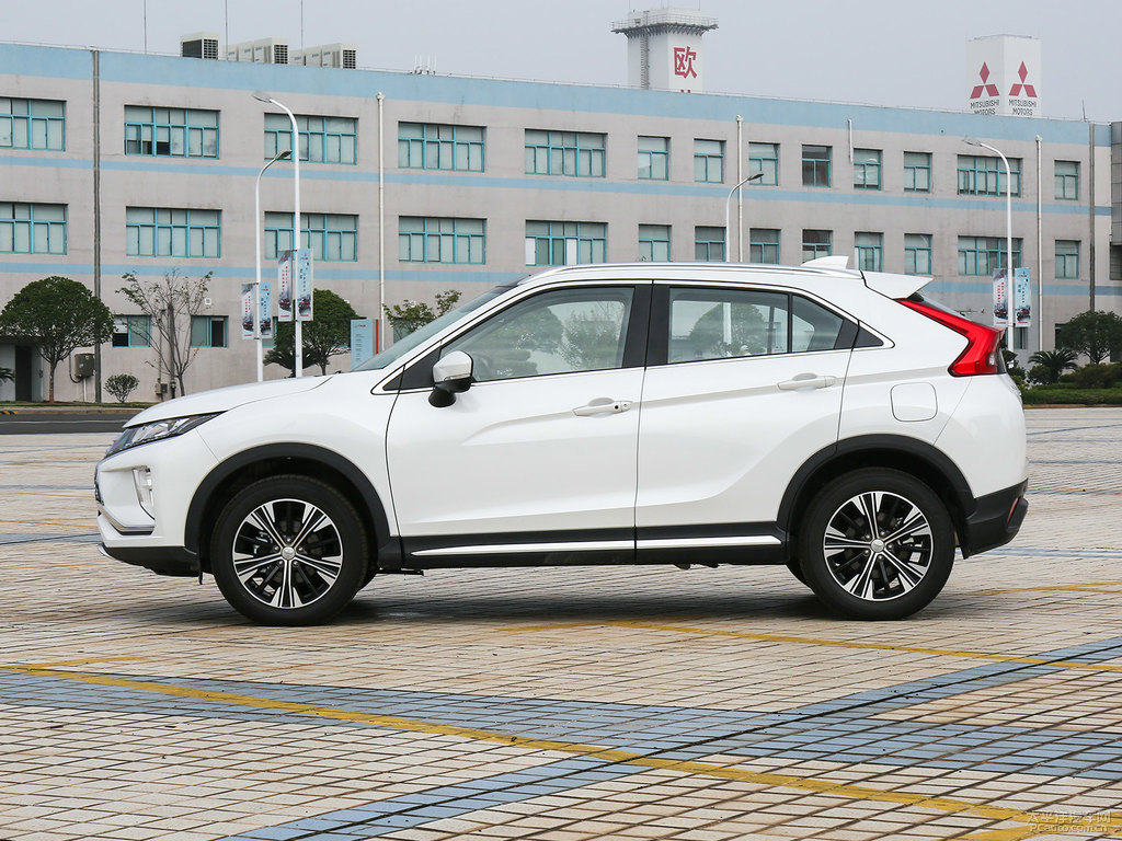 珍珠白奕歌整車外觀外觀圖片