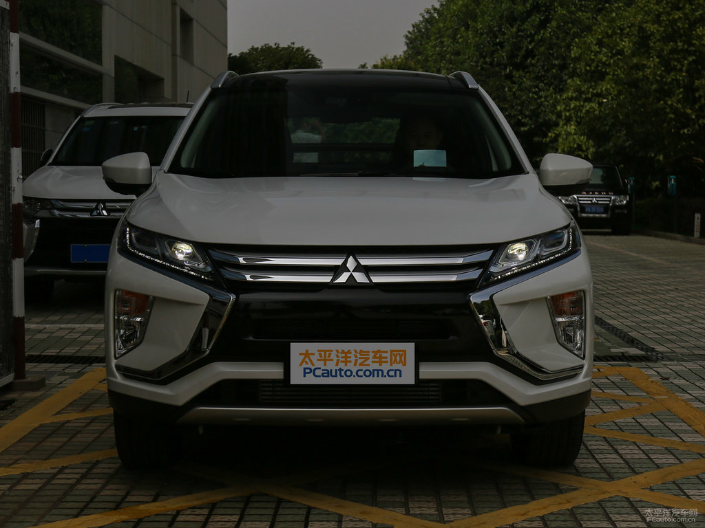 珍珠白奕歌車頭外觀圖片