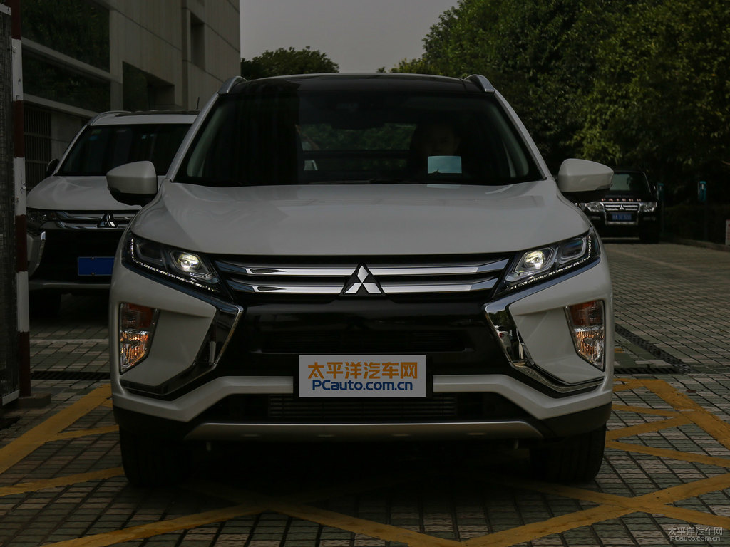 珍珠白奕歌車頭外觀圖片