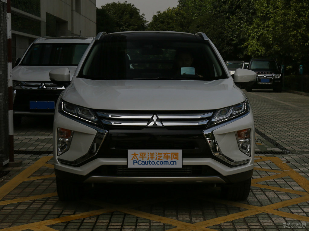 珍珠白奕歌車頭外觀圖片