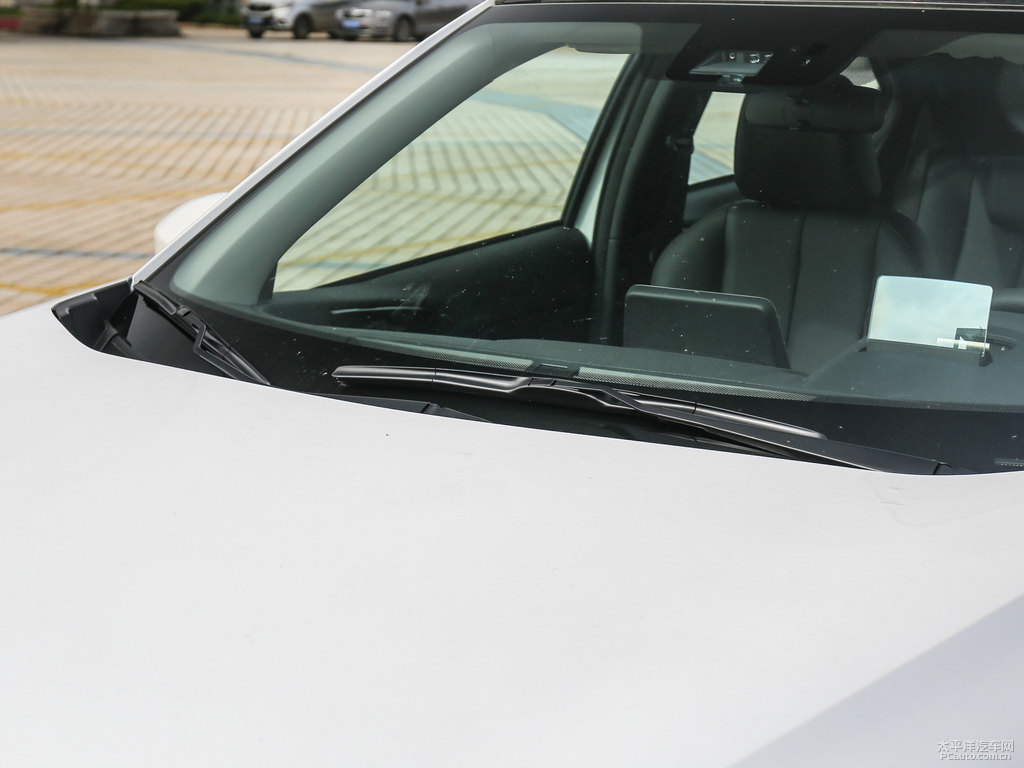 珍珠白奕歌車身外觀圖片