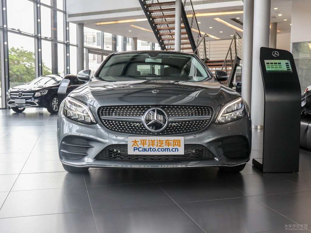 月光石灰奔馳C級(jí)整車外觀外觀圖片