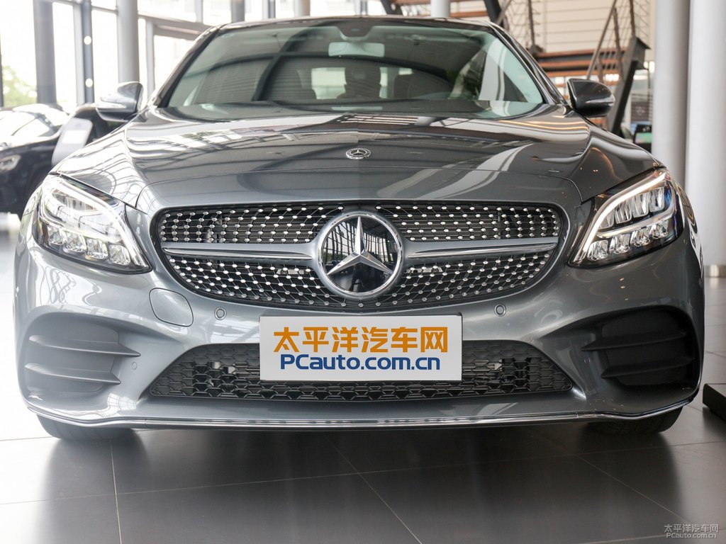 月光石灰奔馳C級車頭外觀圖片