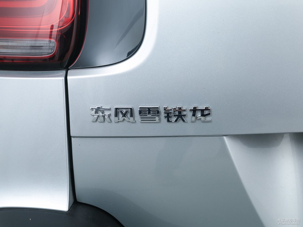 水晶銀云逸 C4 AIRCROSS車尾外觀圖片