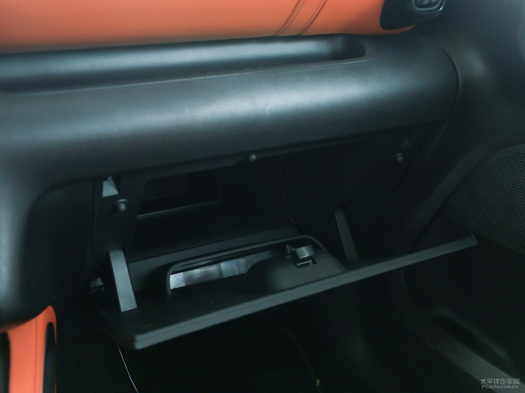 水晶銀云逸 C4 AIRCROSS儲(chǔ)物空間空間圖片