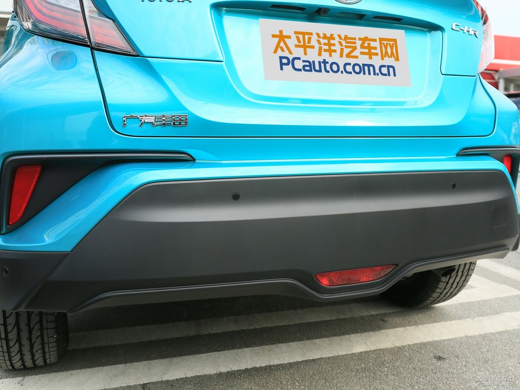 碧玉藍(lán)豐田C-HR車(chē)尾外觀圖片