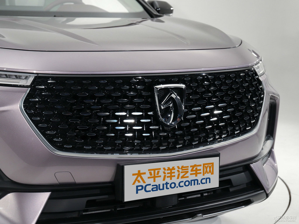 寶駿RS-5車頭外觀圖片
