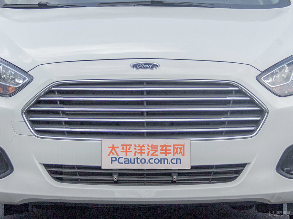 珍珠白福睿斯車頭外觀圖片
