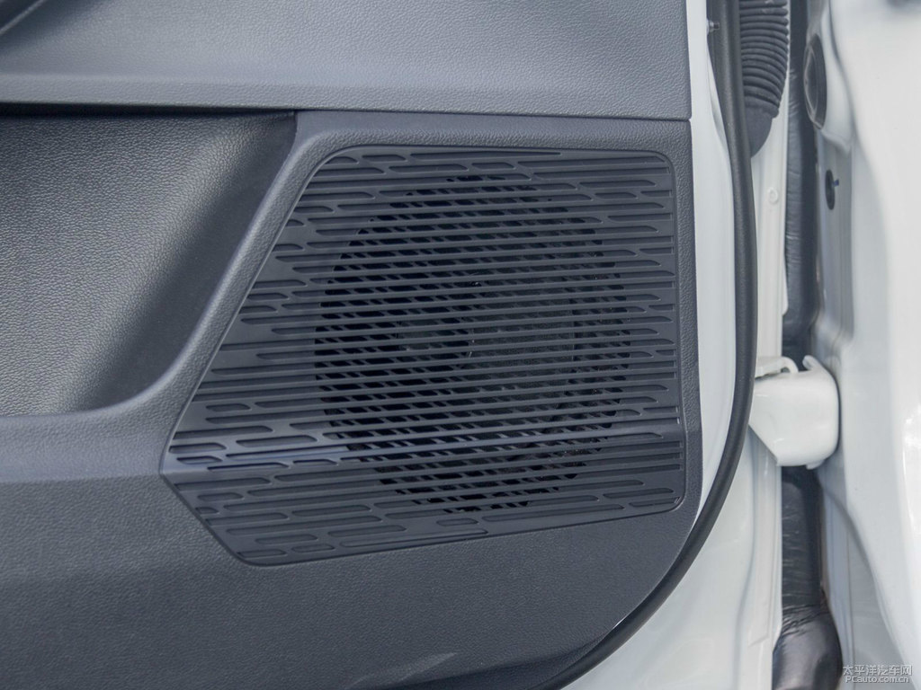 珍珠白福睿斯車廂內(nèi)飾圖片