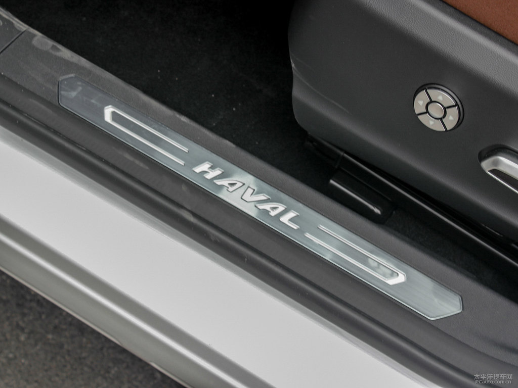 漢密爾頓白哈弗H6車廂內(nèi)飾圖片