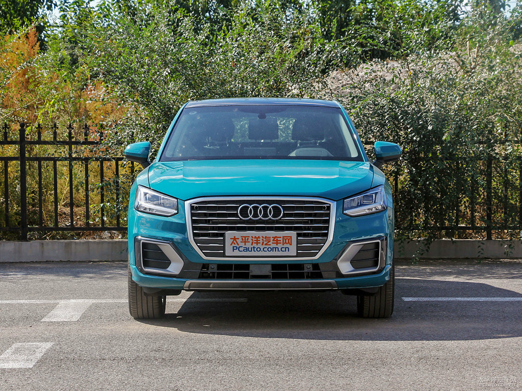 凱拉什藍(lán)奧迪Q2L整車外觀外觀圖片