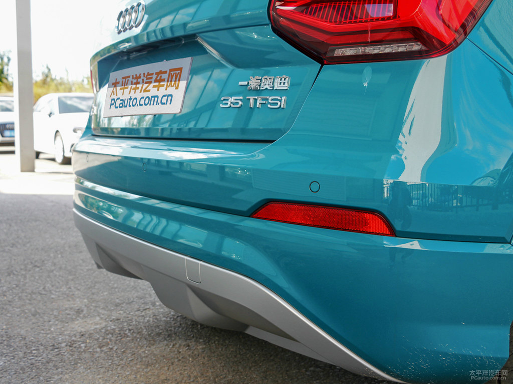 凱拉什藍奧迪Q2L車尾外觀圖片