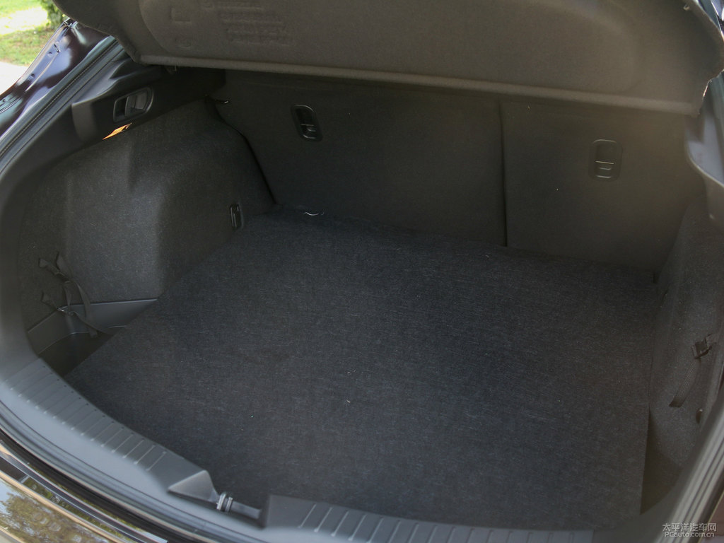 紫晶檀馬自達(dá)CX-4后備廂空間圖片
