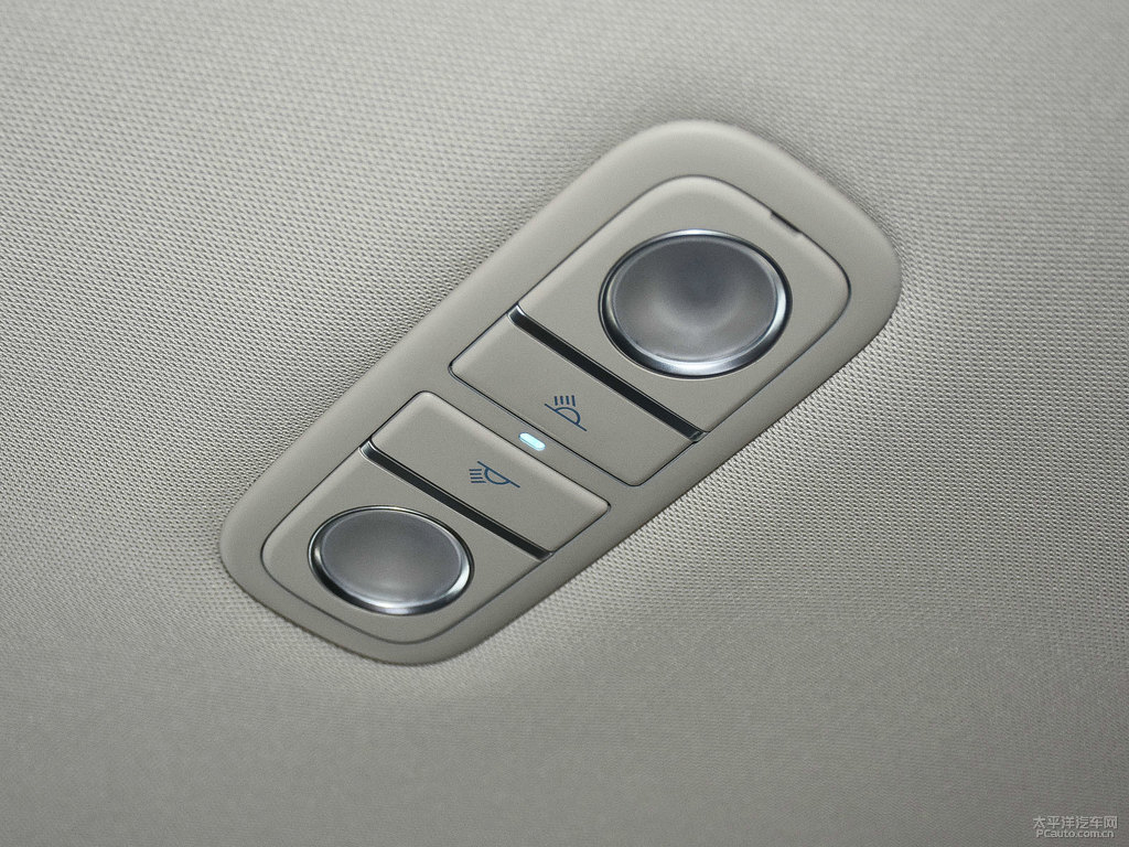 流光白宋車廂內(nèi)飾圖片