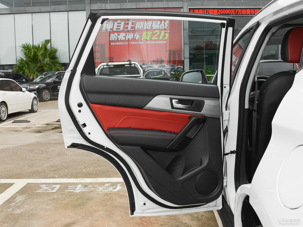 漢密爾頓白哈弗H2車廂內(nèi)飾圖片
