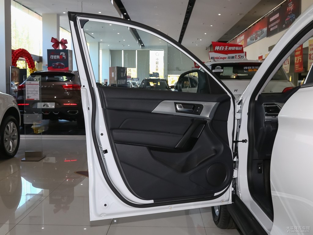 漢密爾頓白哈弗H2車廂內(nèi)飾圖片