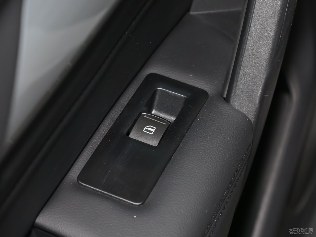 漢密爾頓白哈弗H2車廂內(nèi)飾圖片