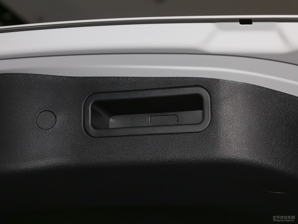 漢密爾頓白哈弗H2后備廂空間圖片