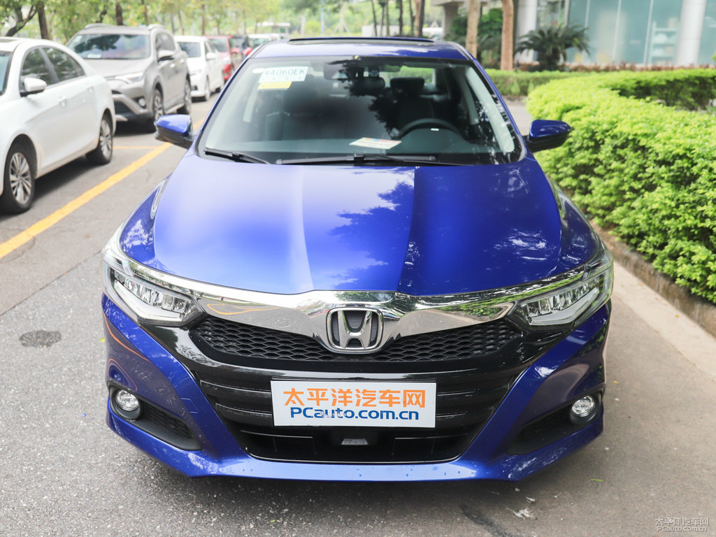 極光藍凌派車頭外觀圖片