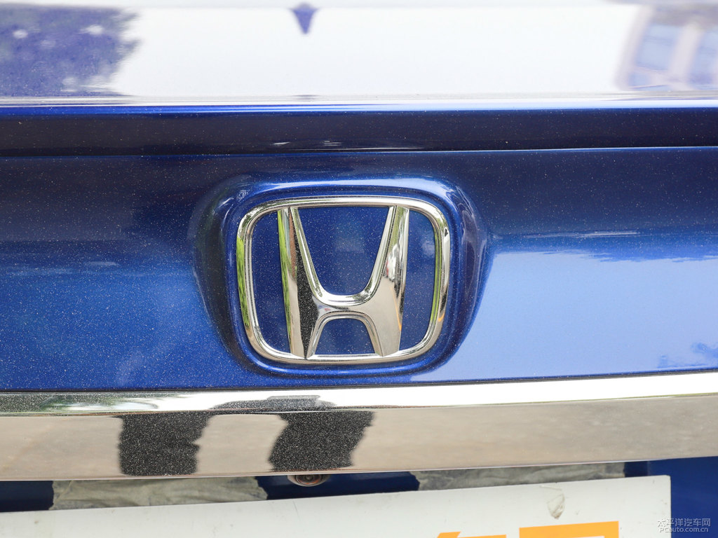 極光藍(lán)凌派車尾外觀圖片