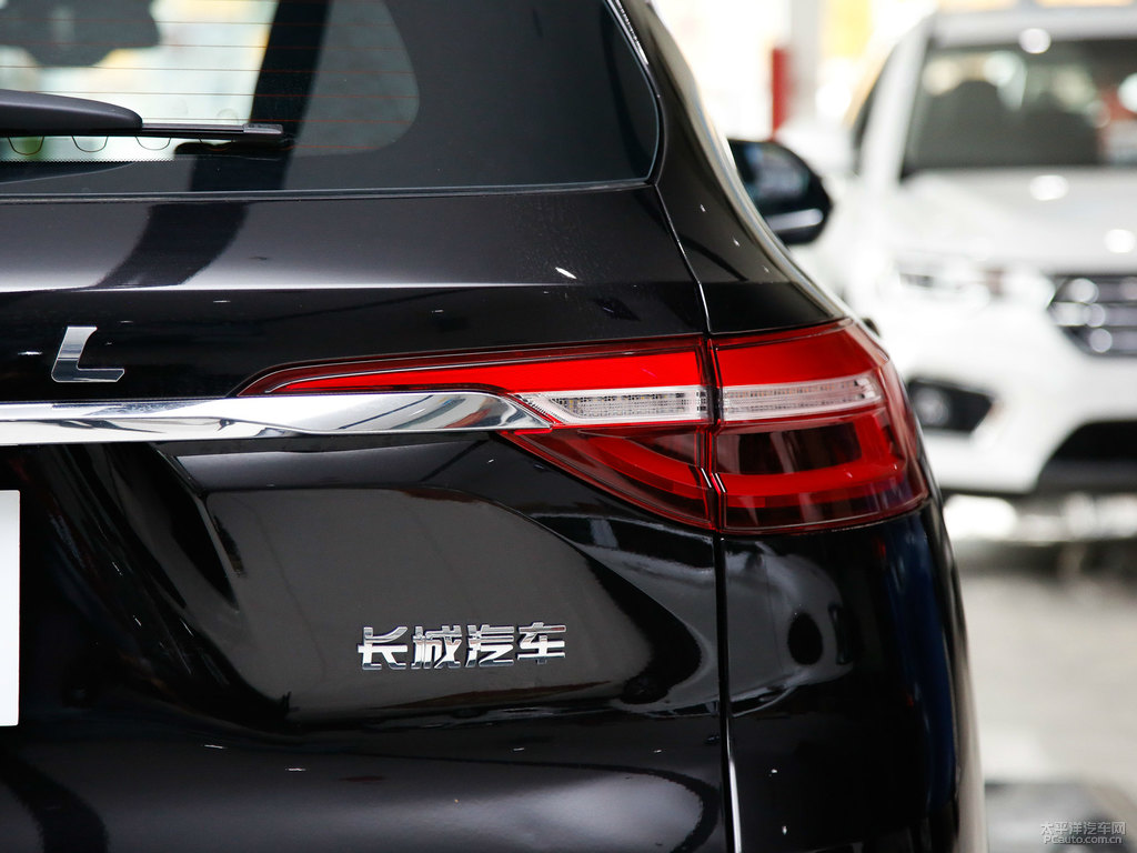 太空黑哈弗F7車尾外觀圖片