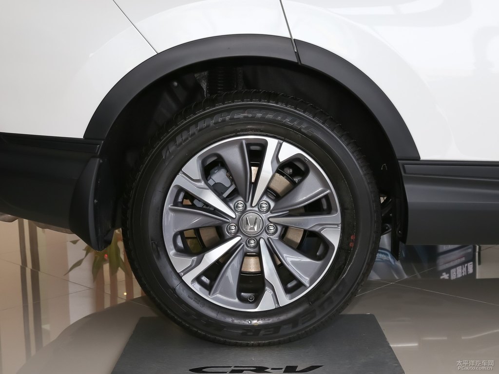 珍珠白本田CR-V車身外觀圖片