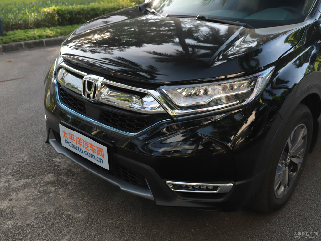 彩晶黑本田CR-V車頭外觀圖片