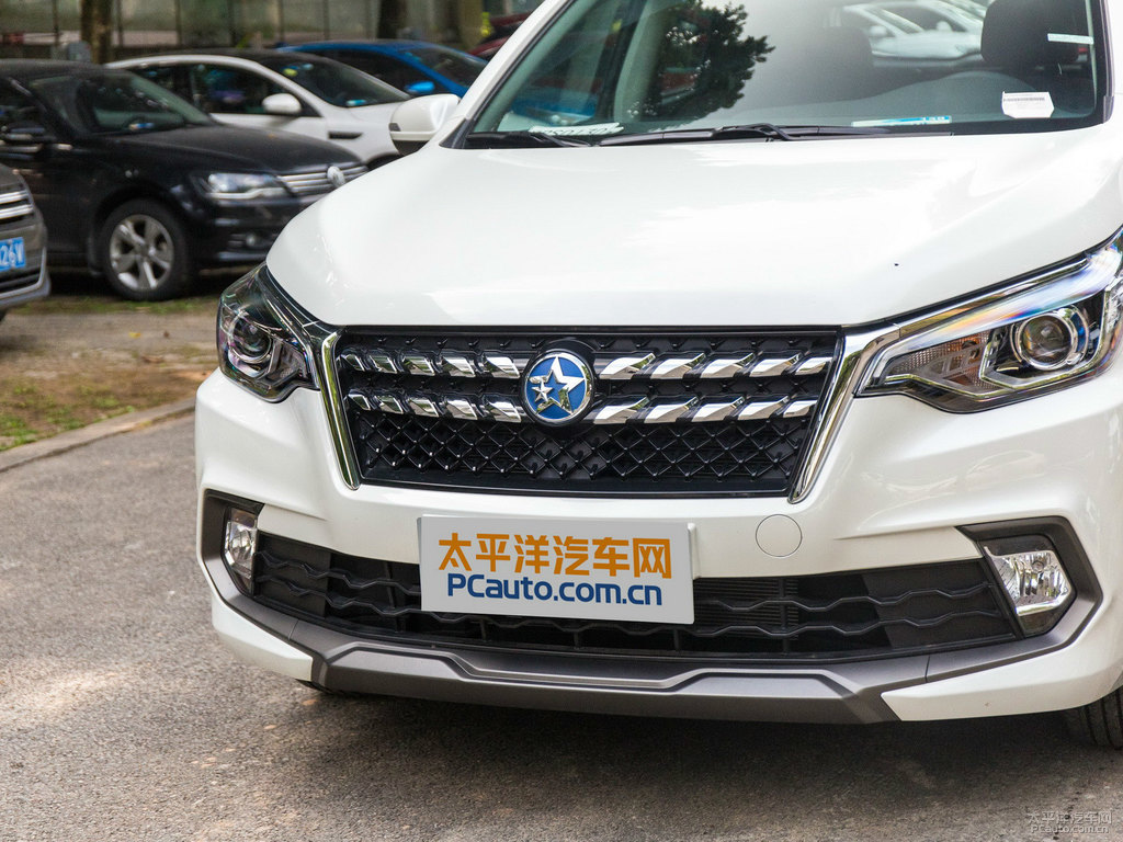 珠光白啟辰T70車頭外觀圖片