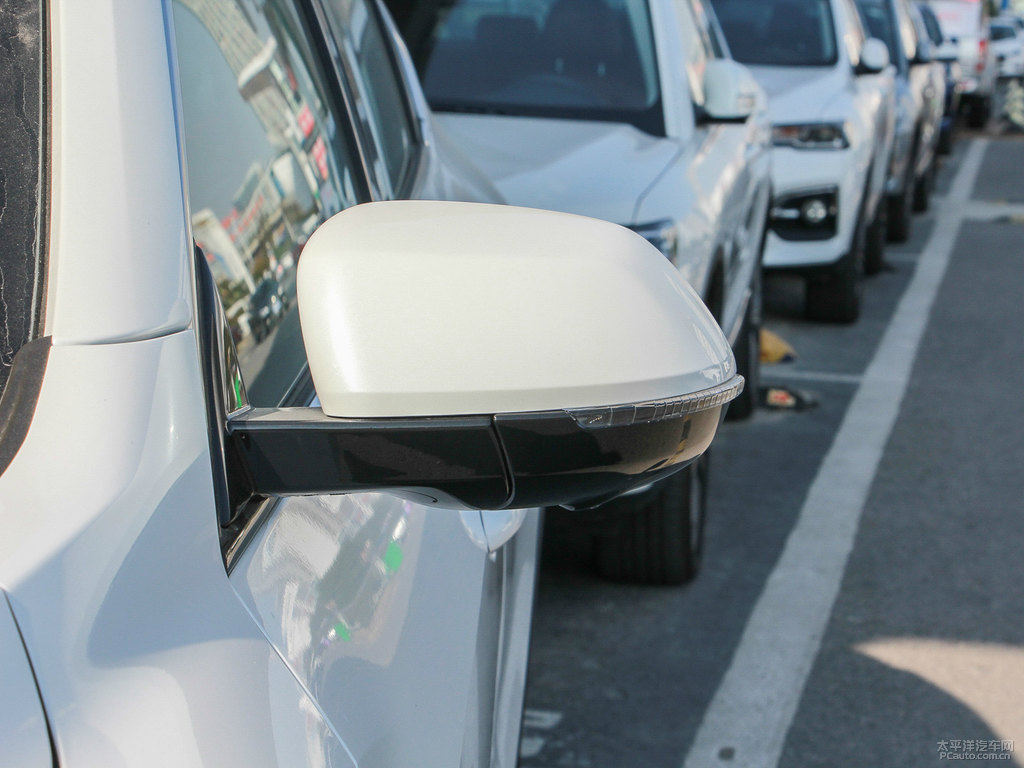 銀河白哈弗F7車身外觀圖片