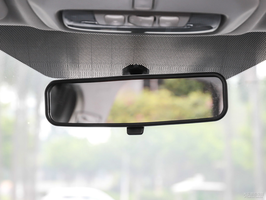 秋葉棕福睿斯車廂內(nèi)飾圖片