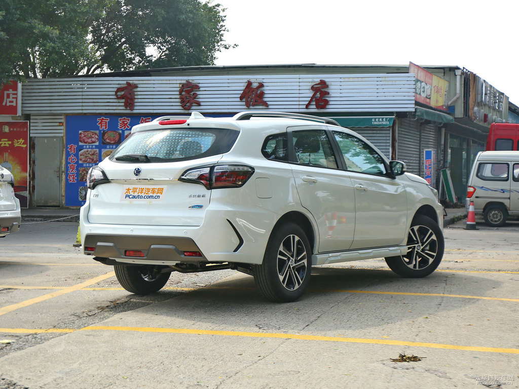 珠光白啟辰T70整車外觀外觀圖片