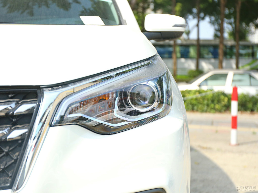 珠光白啟辰T70車頭外觀圖片
