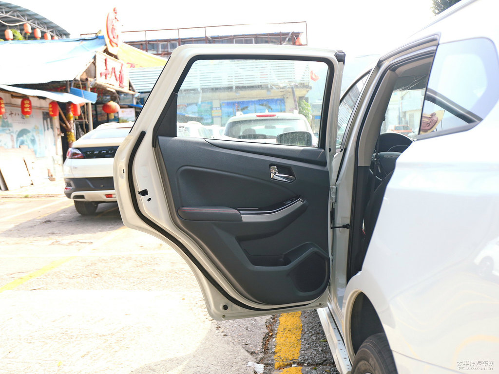 珠光白啟辰T70車廂內(nèi)飾圖片