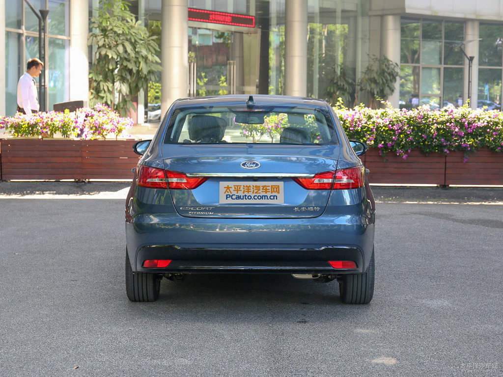 星河藍(lán)福睿斯整車外觀外觀圖片