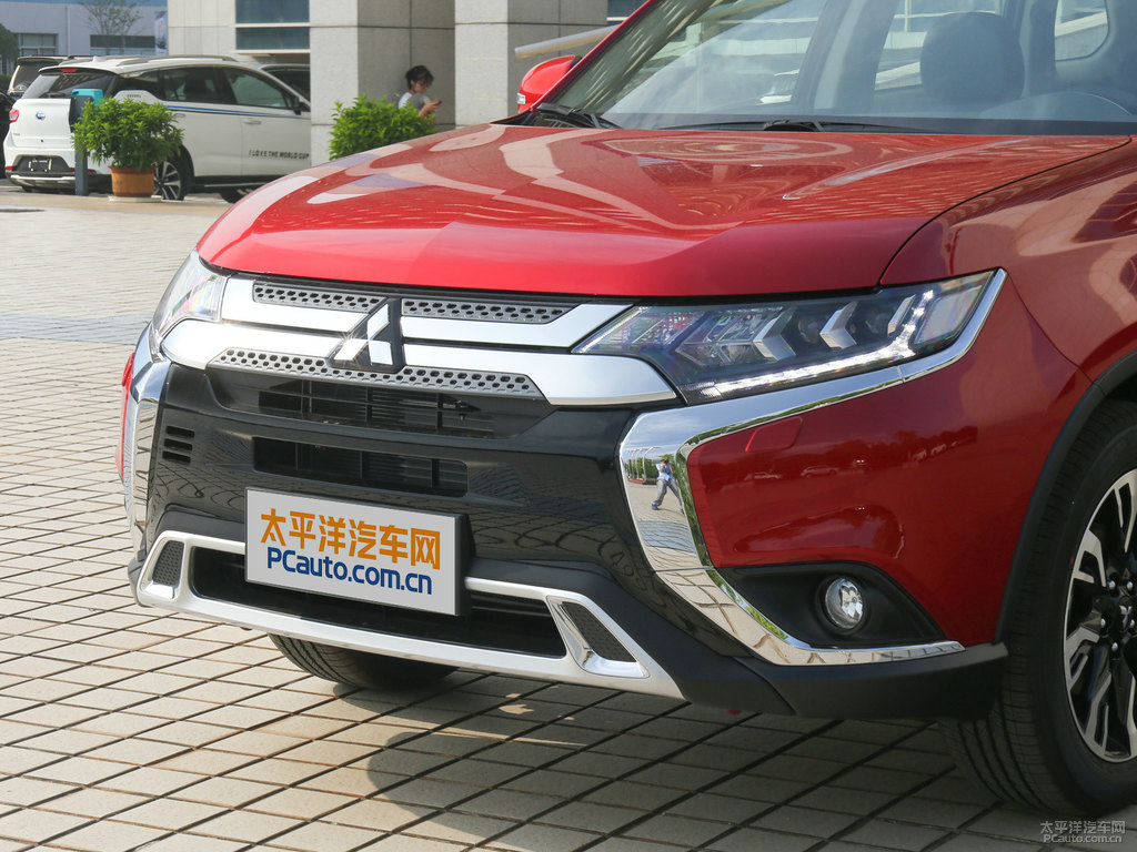 寶石紅歐藍德車頭外觀圖片